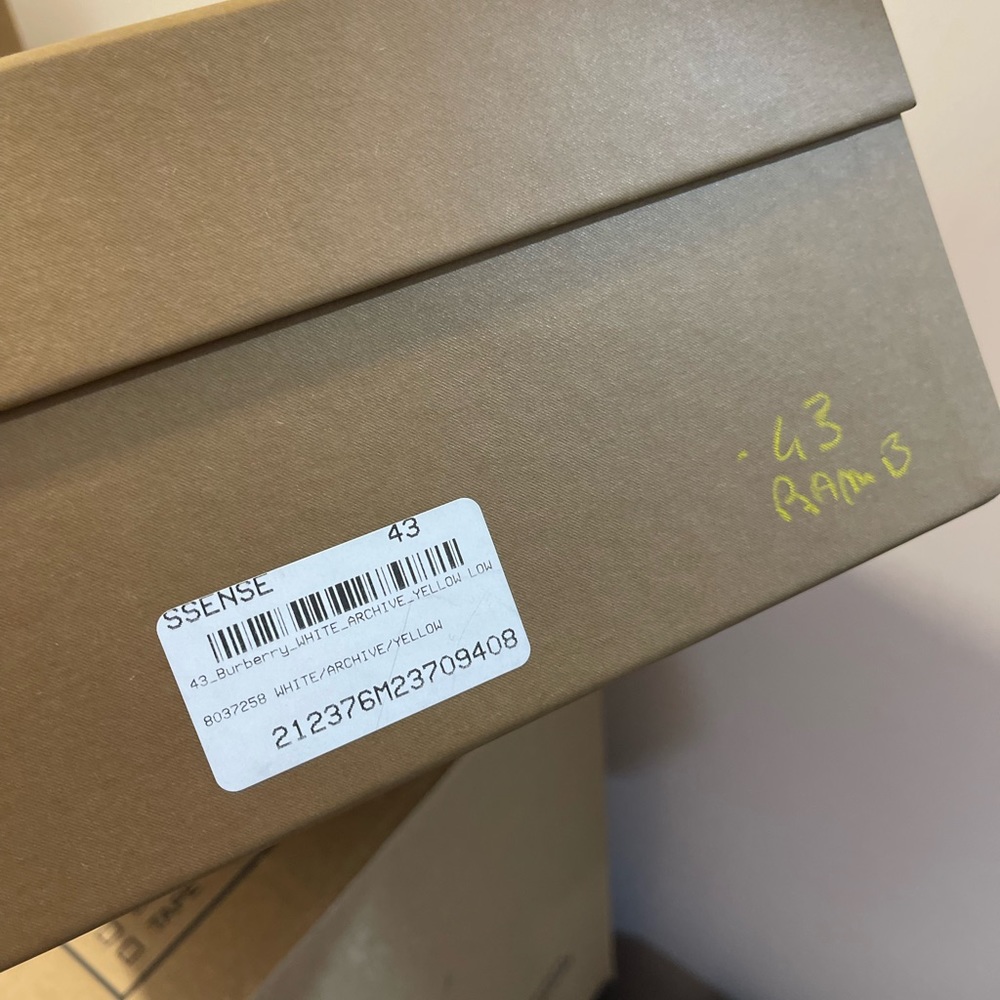 COPY - Burberry Sneakers Size 43 (US 10) Amazing Condition | WORN ONCE 🔥 - Picture 10 of 12